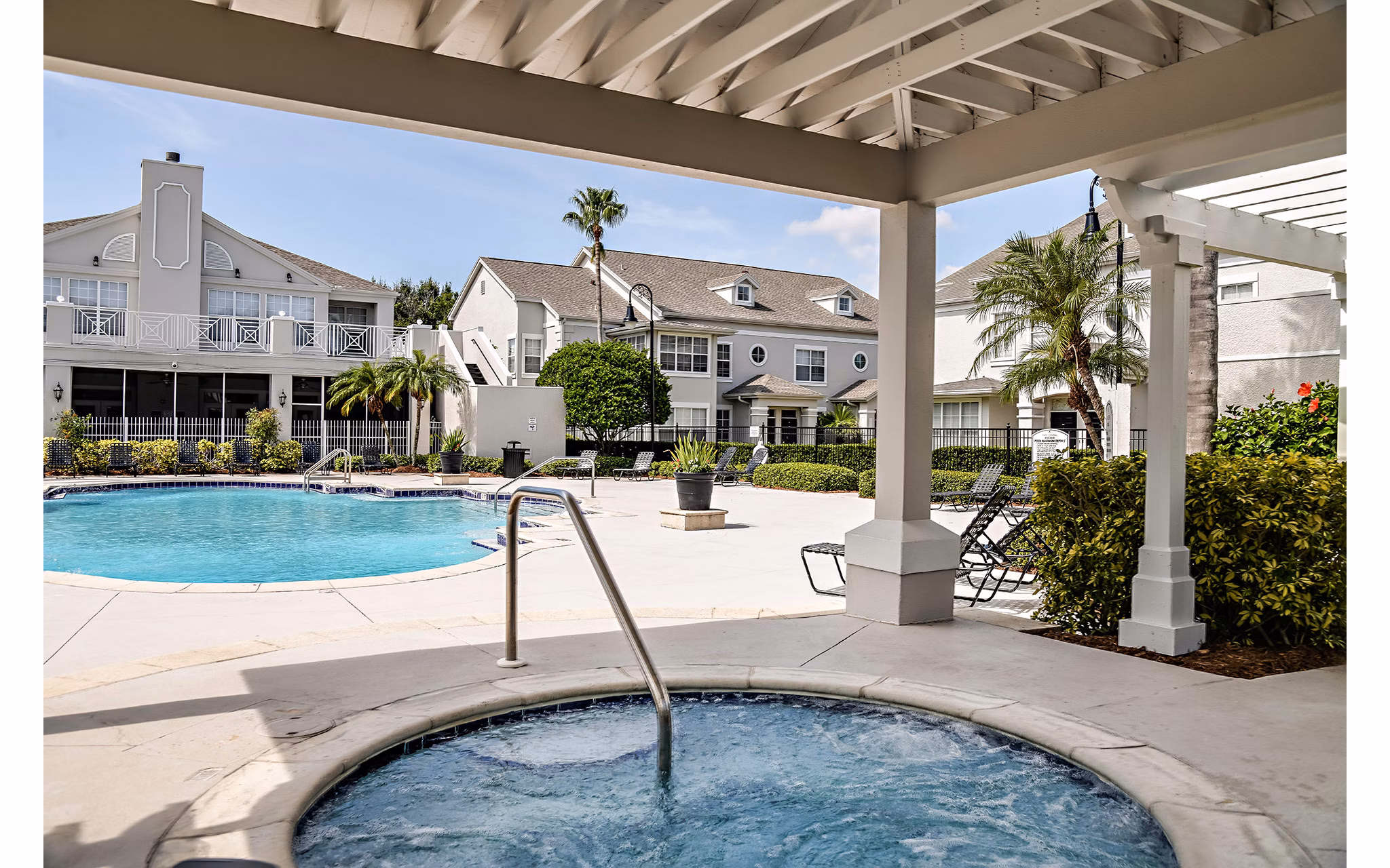 pool at Belmont Apartments