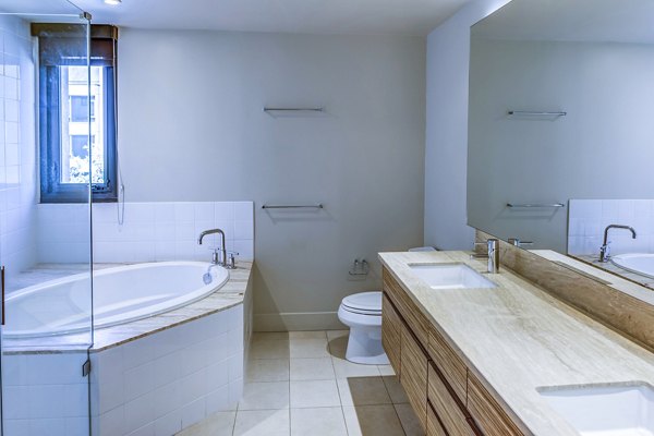 bathroom at Levare Apartments