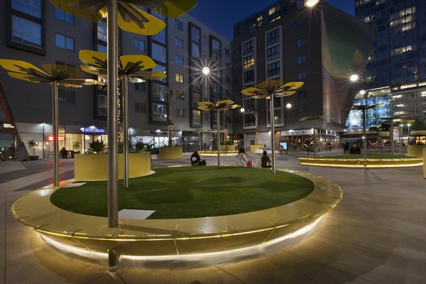 Courtyard with lush landscaping at Wilshire Vermont Station Apartments