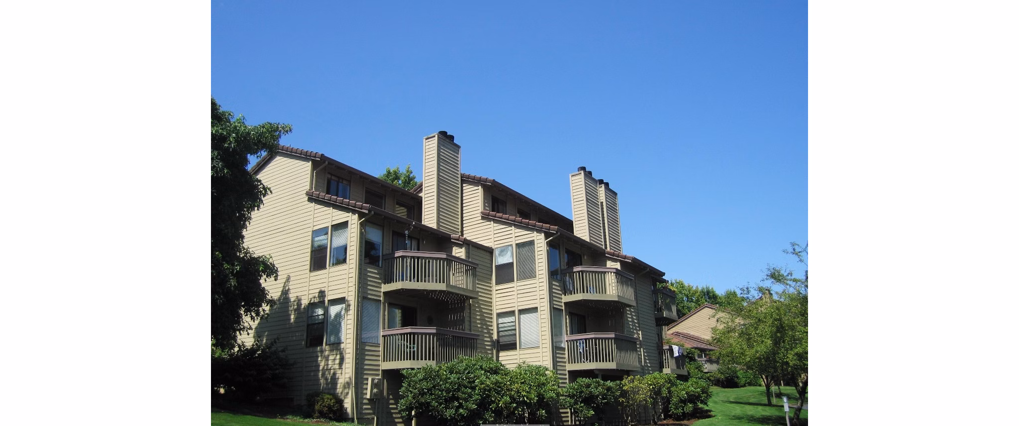 exterior at Parkridge Apartments