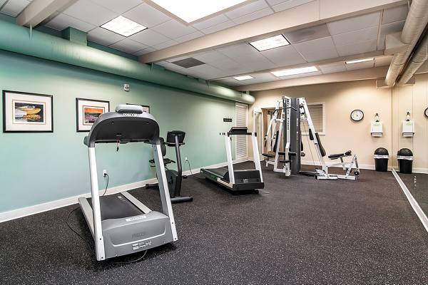 fitness center at Parkridge Apartments