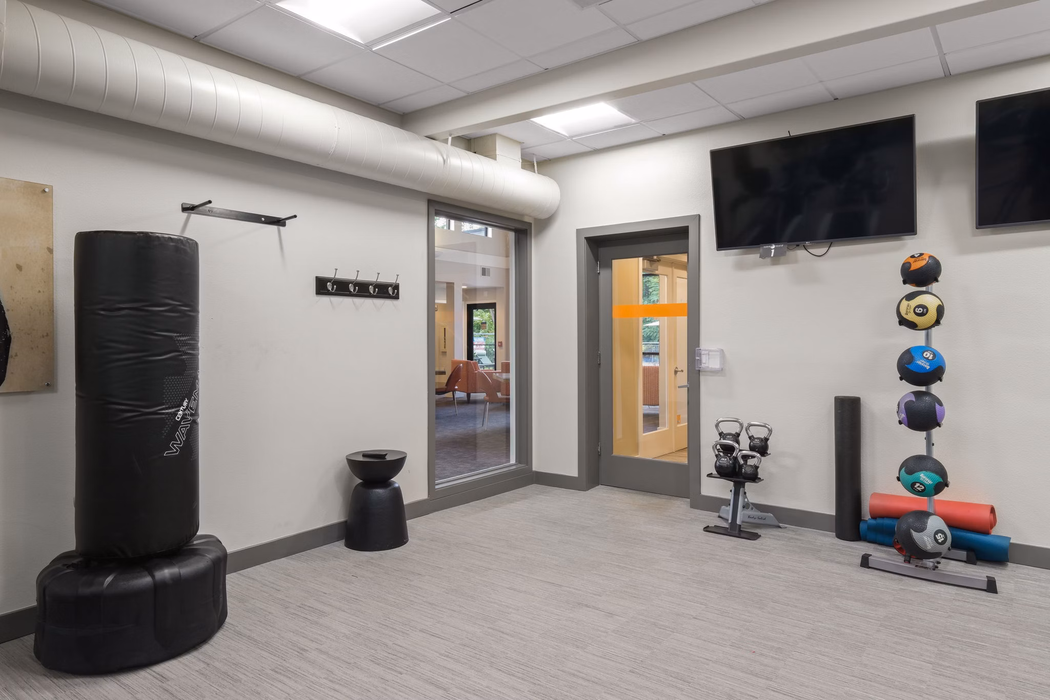 fitness center at Parkridge I Apartments