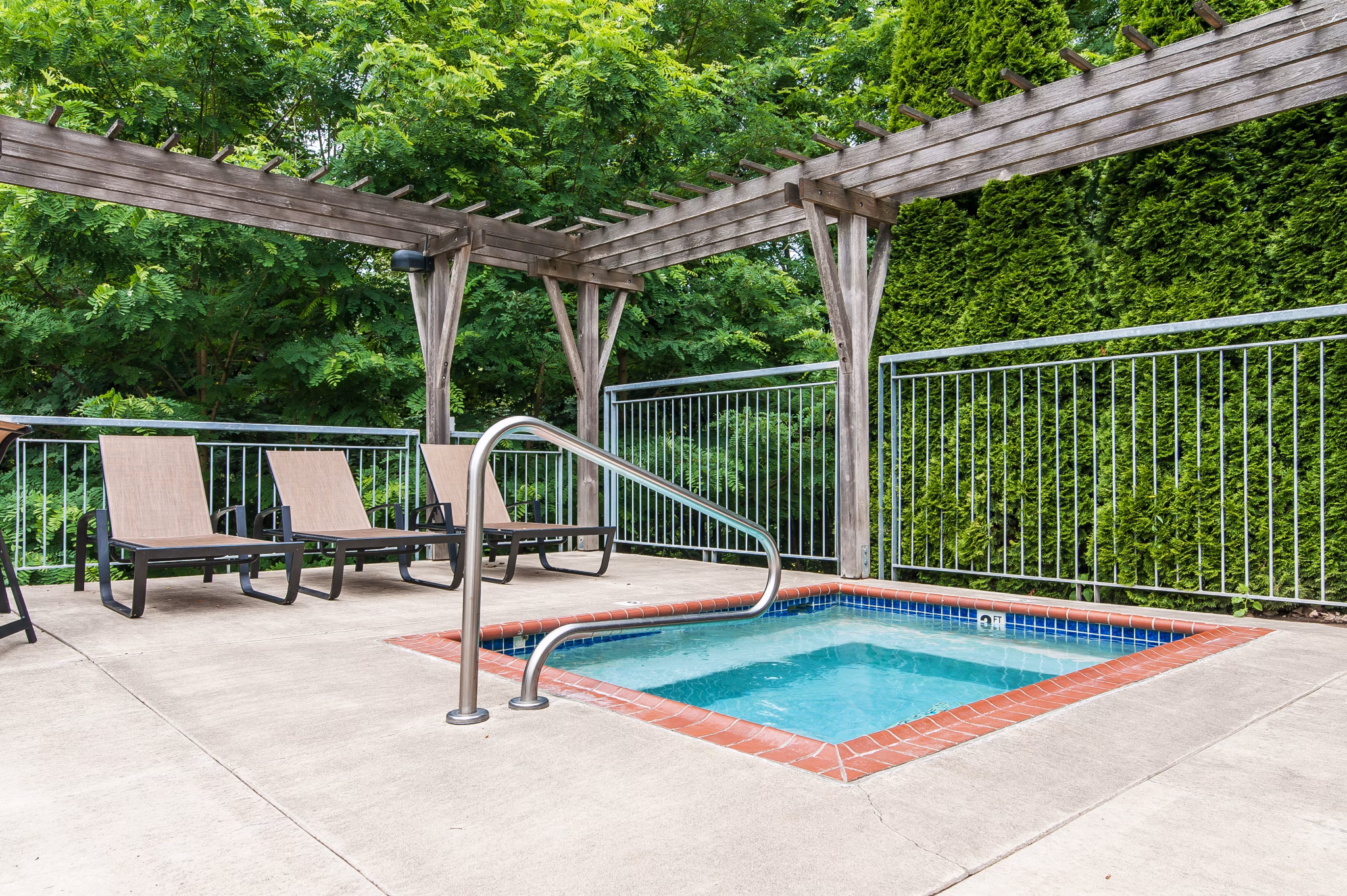 pool at Parkridge Apartments

