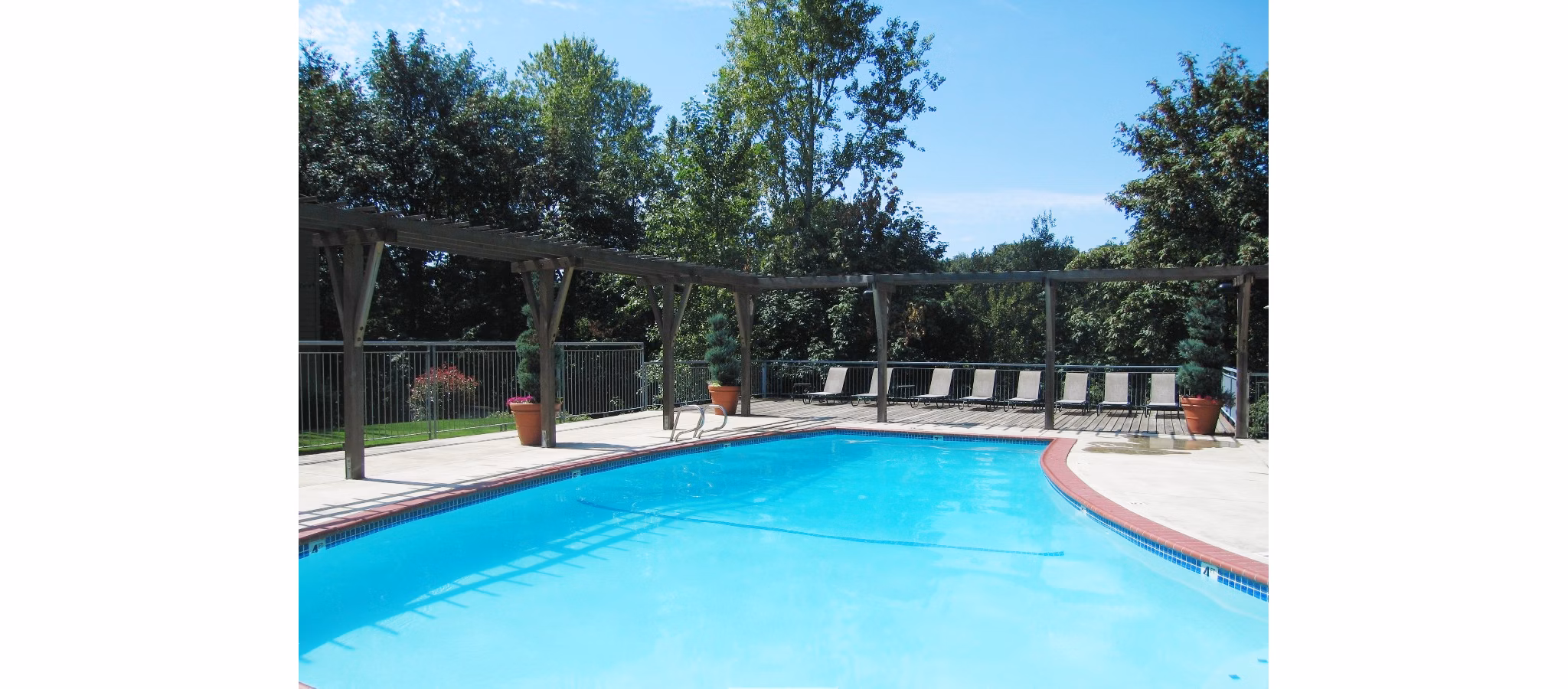 pool at Parkridge Apartments

