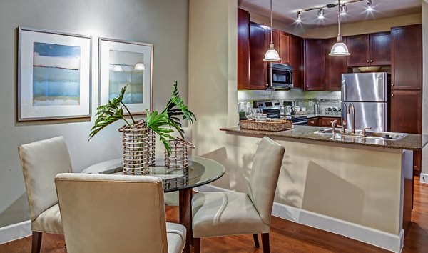 dining room at Retreat at the Woodlands Apartments