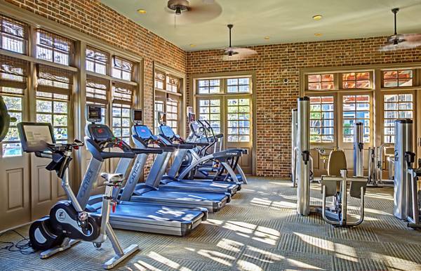 fitness center at Retreat at the Woodlands Apartments