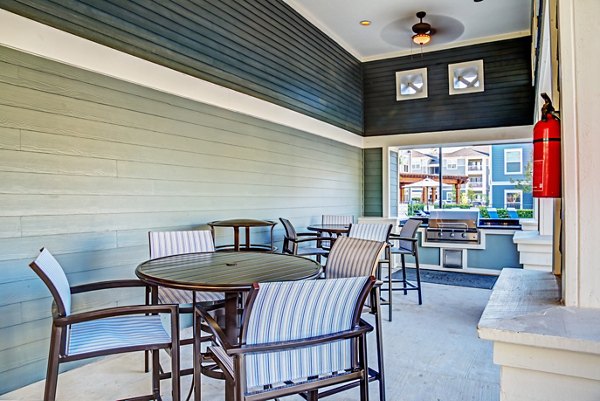 grill area at Retreat at the Woodlands Apartments