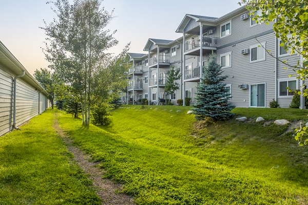 Plantation at Hunters Run: Modern luxury apartment in scenic location