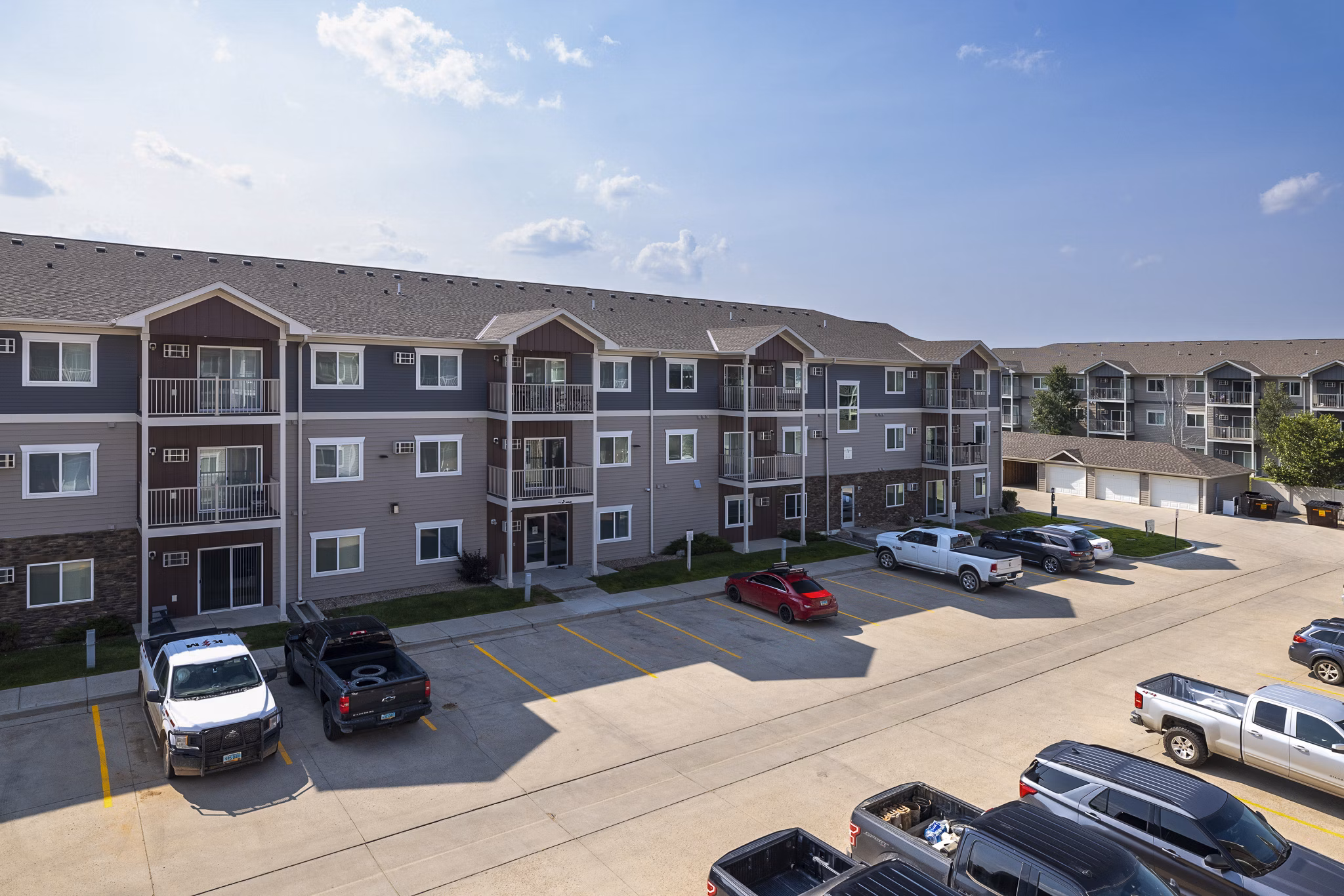 Plantation at Hunters Run: Elegant of luxury apartments in serene neighborhood