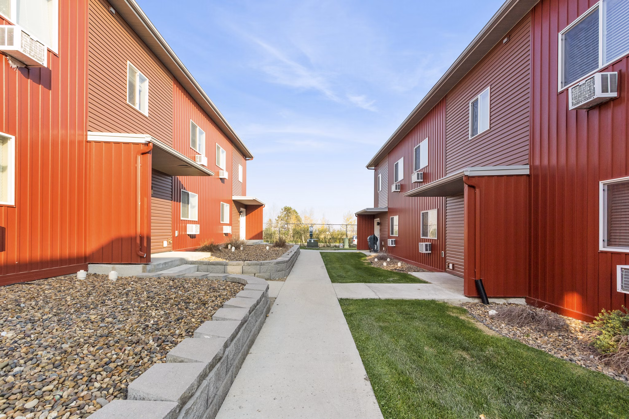 Creekstone Twin Homes: Contemporary design of luxury duplex apartments in suburban neighborhood
