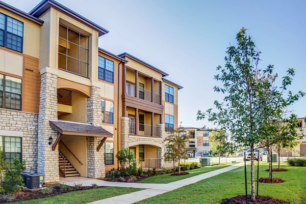 Dalian Monterrey Village: Contemporary luxury apartments in San Antonio