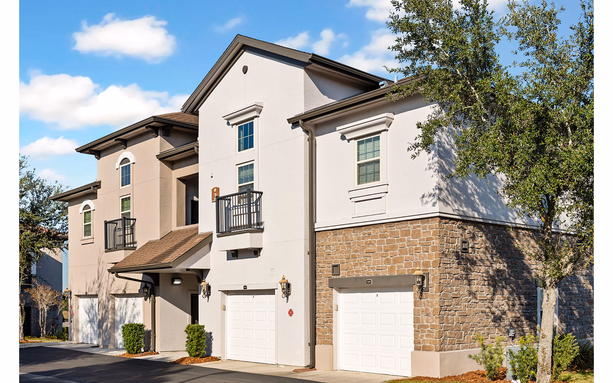 exterior at The Vineyards at Hammock Ridge Apartments 