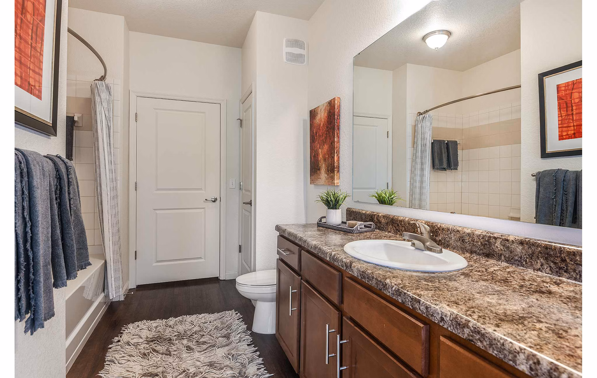 bathroom at The Vineyards at Hammock Ridge Apartments 