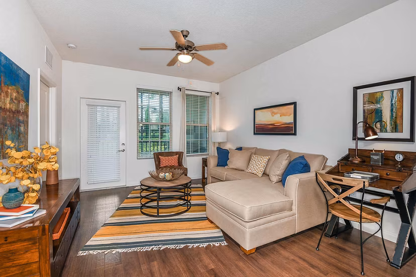 living room at The Vineyards at Hammock Ridge Apartments 
