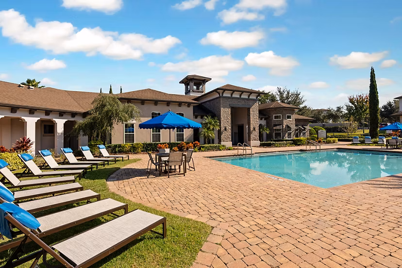 pool at The Vineyards at Hammock Ridge Apartments 