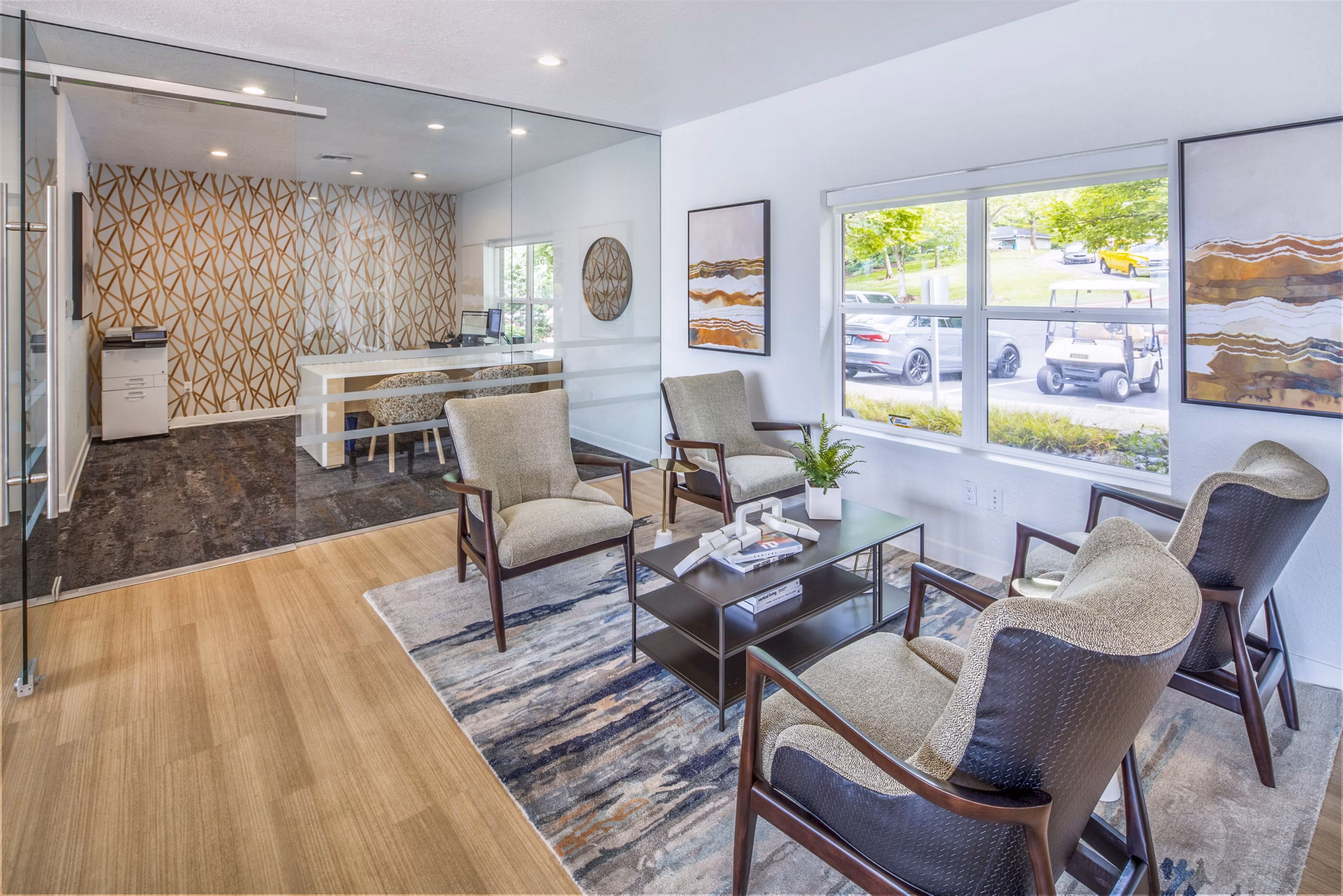 Arbor Heights Apartments: Elegant clubhouse and leasing office featuring modern design and furnishings