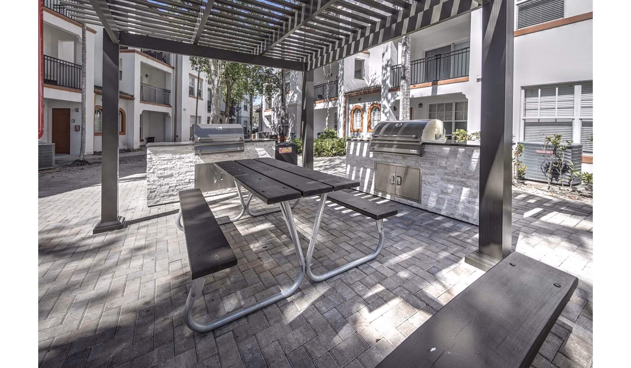 grill area at Avana Cypress Creek Apartments 