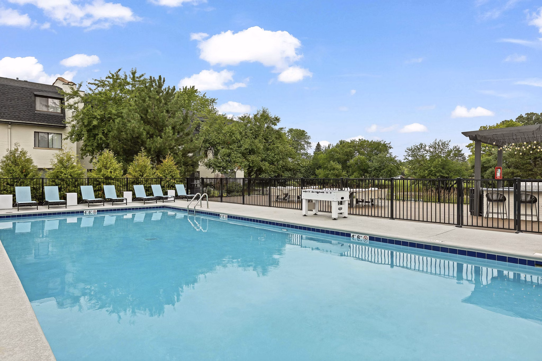 pool at Albion on Lake Cook Apartments 