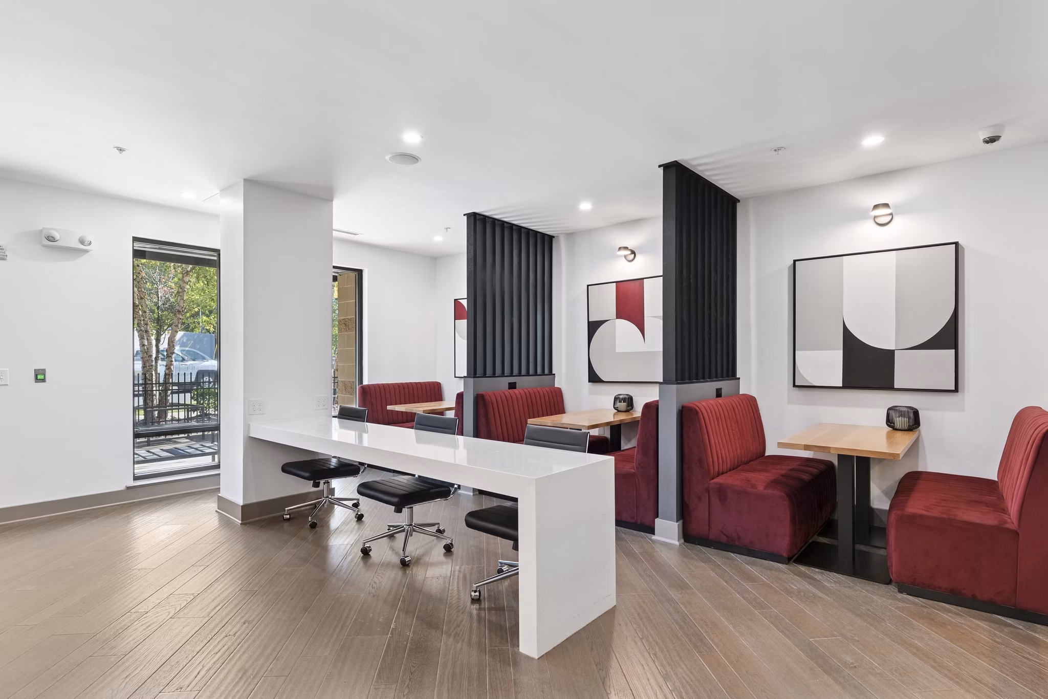 clubhouse at 1100 South Apartments