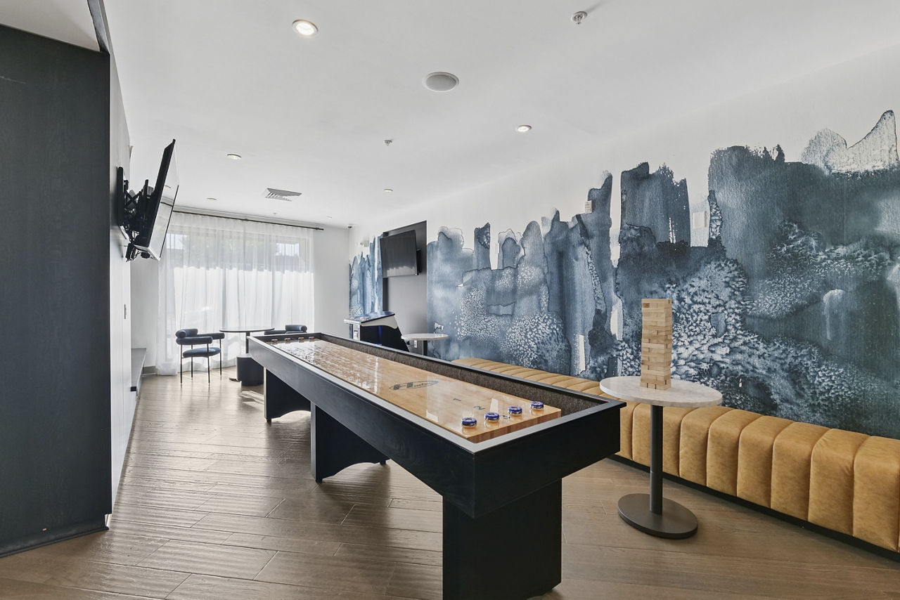 Game room at 1100 South Apartments