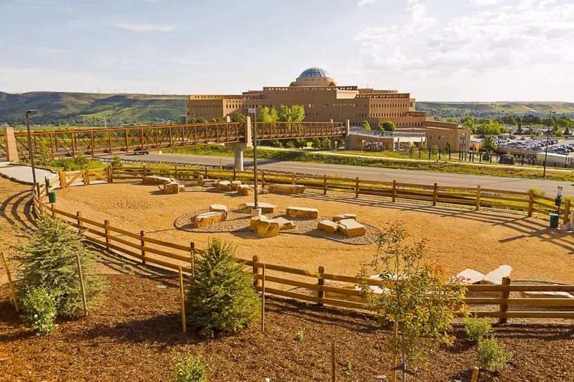 Outlook Golden Ridge: Elegant of luxury apartments nestled in serene landscape