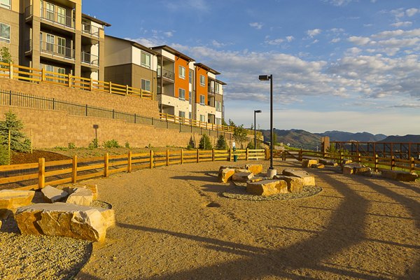 exterior at Outlook Golden Ridge Apartments