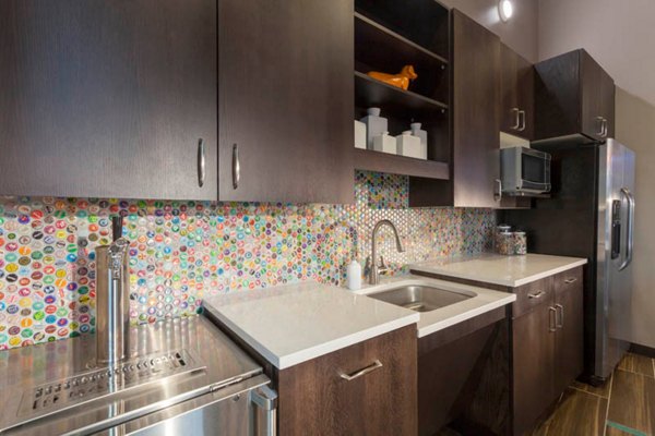 kitchen at Outlook Golden Ridge Apartments