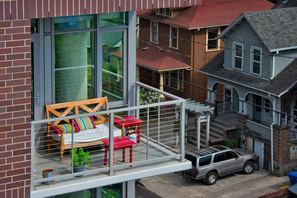 2121 SE Belmont