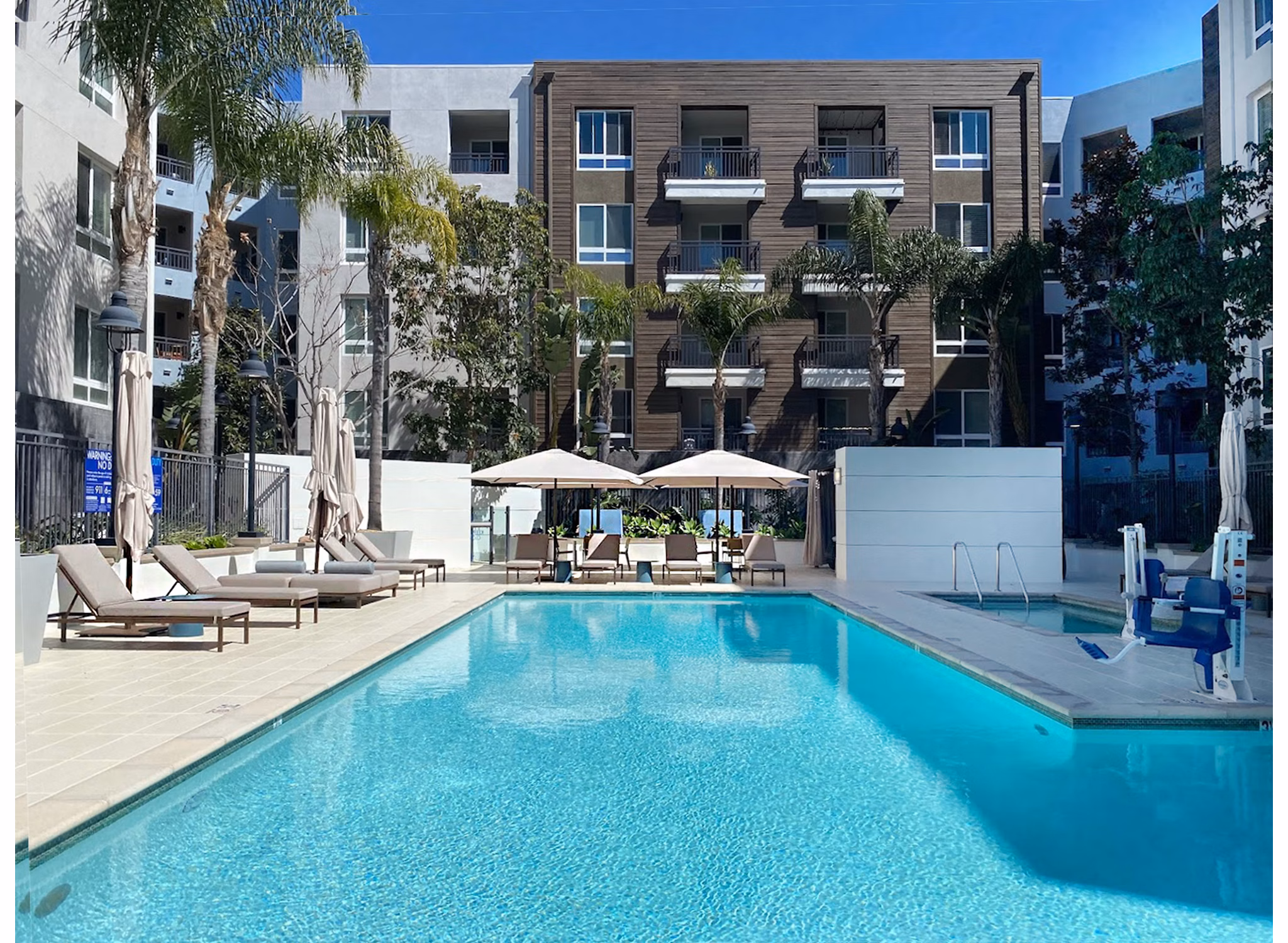 pool at Elan Huntington Beach Apartments