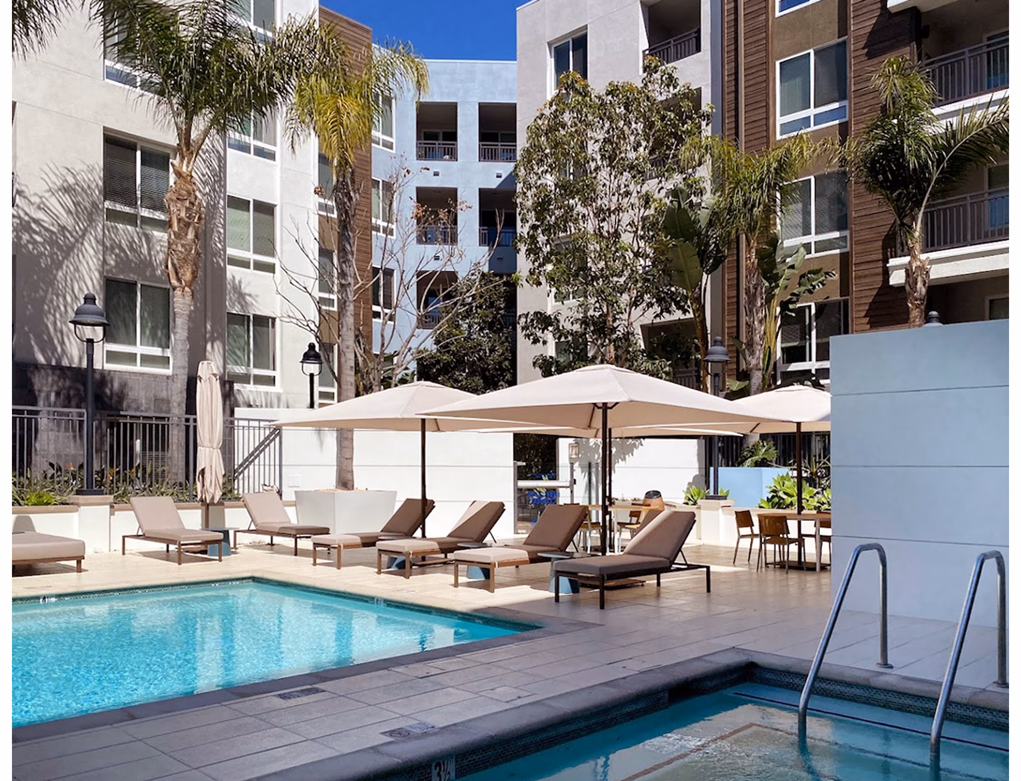 pool at Elan Huntington Beach Apartments