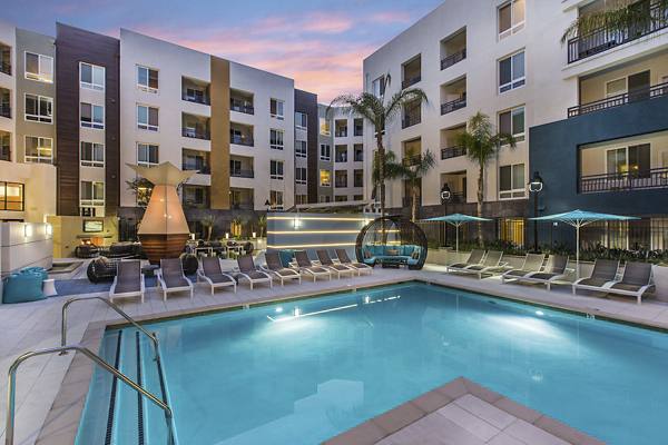 pool at Elan Huntington Beach Apartments