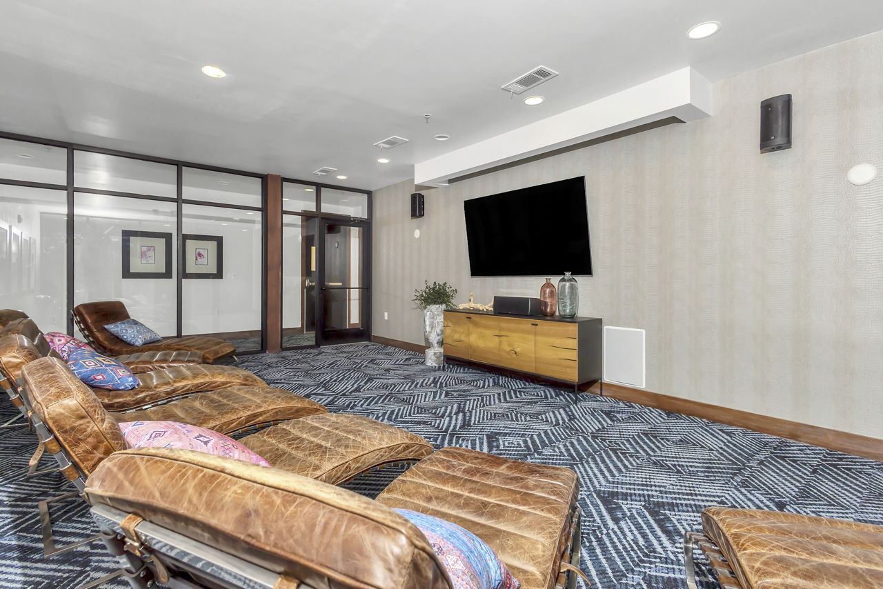 Lounge at Oak Ellum