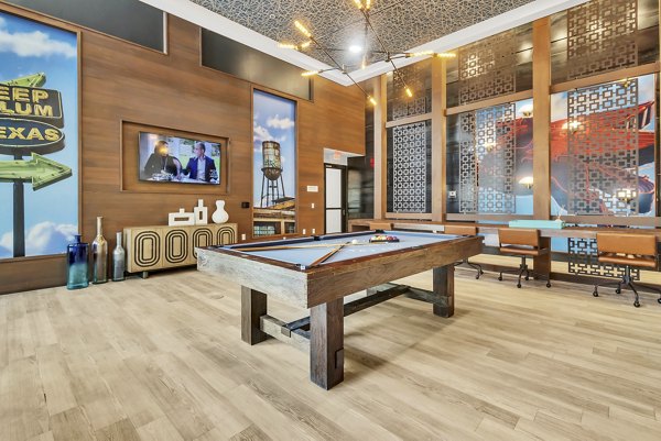 game room at Oak & Ellum Apartments