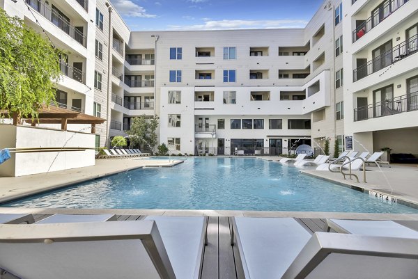 pool at Oak & Ellum Apartments