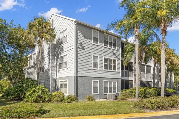 Avana City Park: Modern of luxury apartments in urban setting
