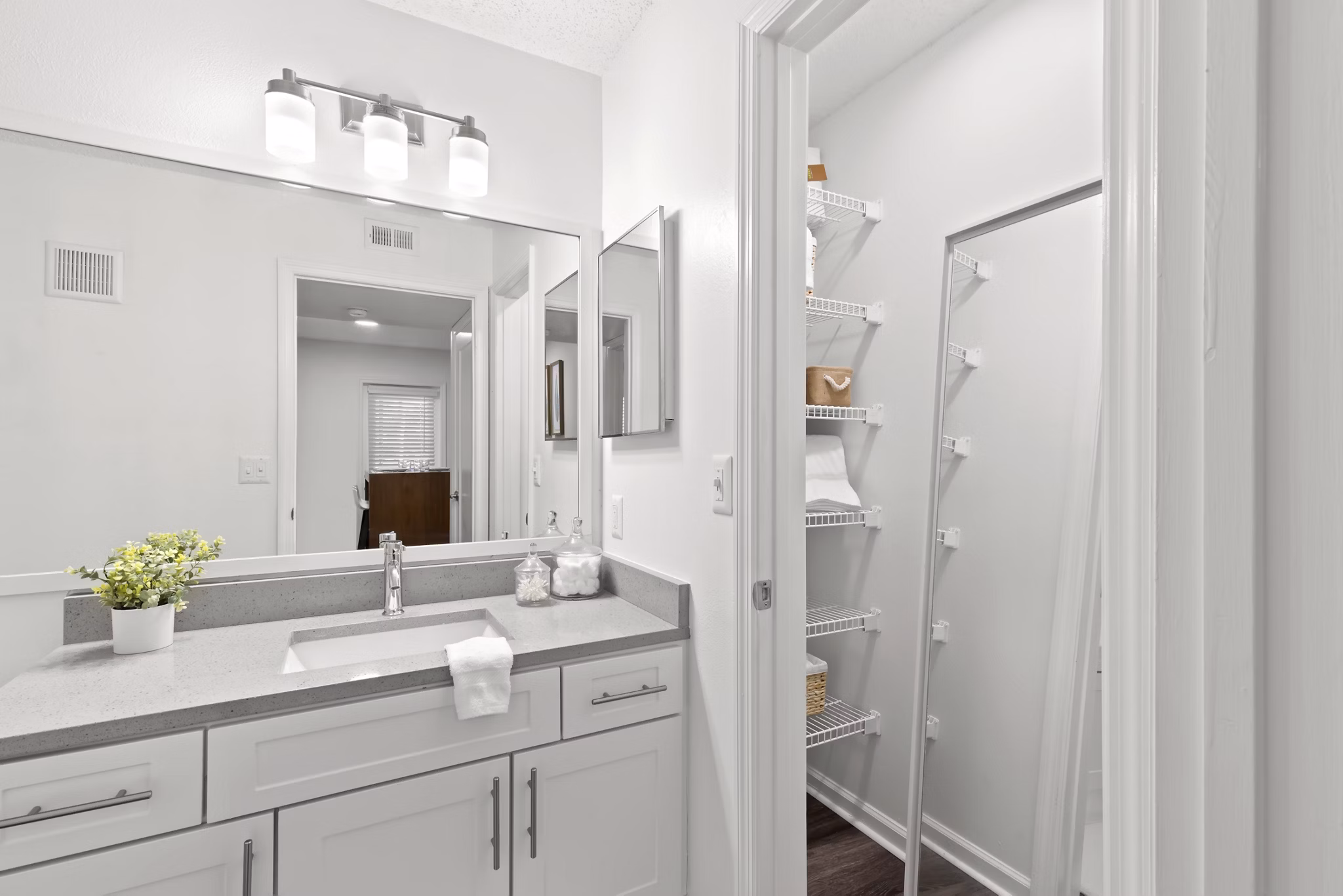 bathroom at Avana City Park Apartments