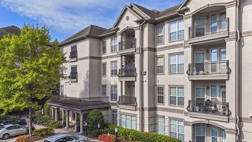 building/exterior at Avana Uptown Apartments