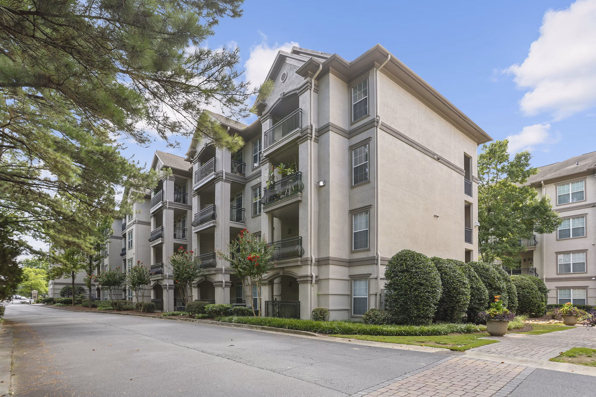 building/exterior at Avana Uptown Apartments