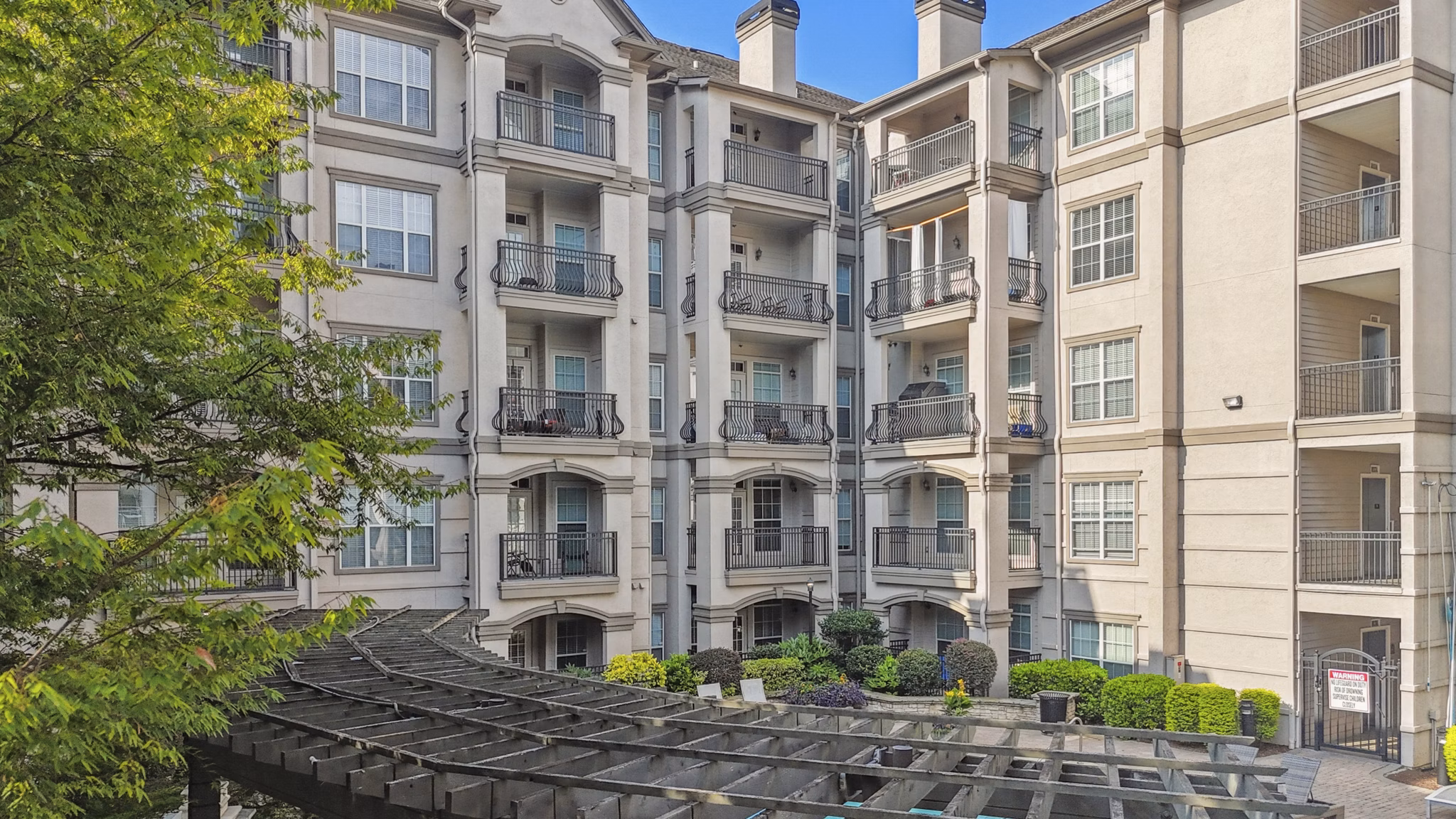 building/exterior at Avana Uptown Apartments