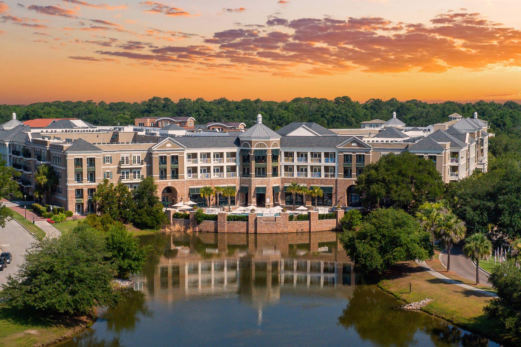 exterior at Simmons Park Apartments 