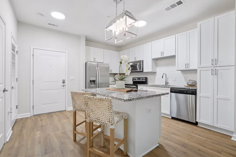 kitchen at Simmons Park Apartments 