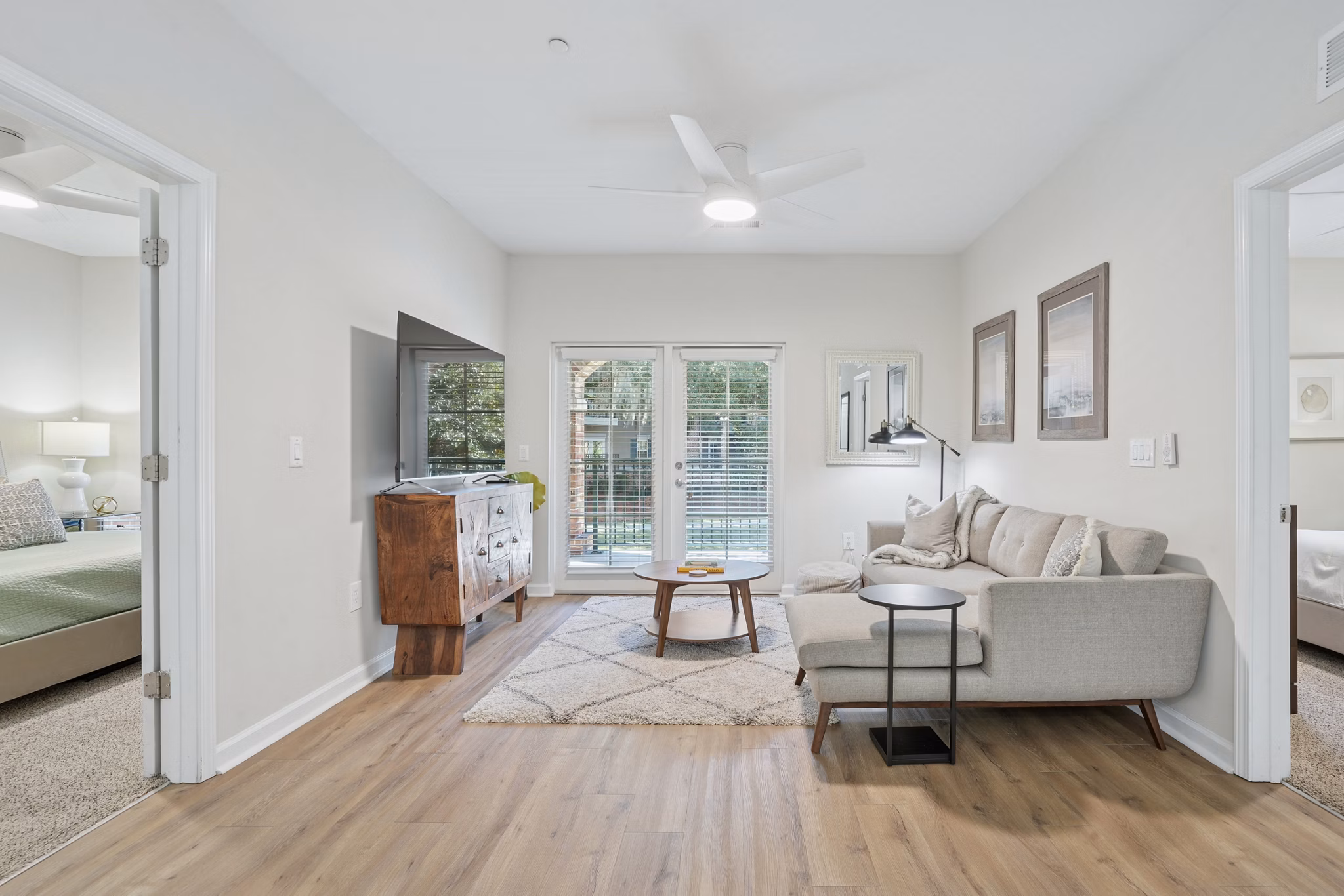kitchen at Simmons Park Apartments 