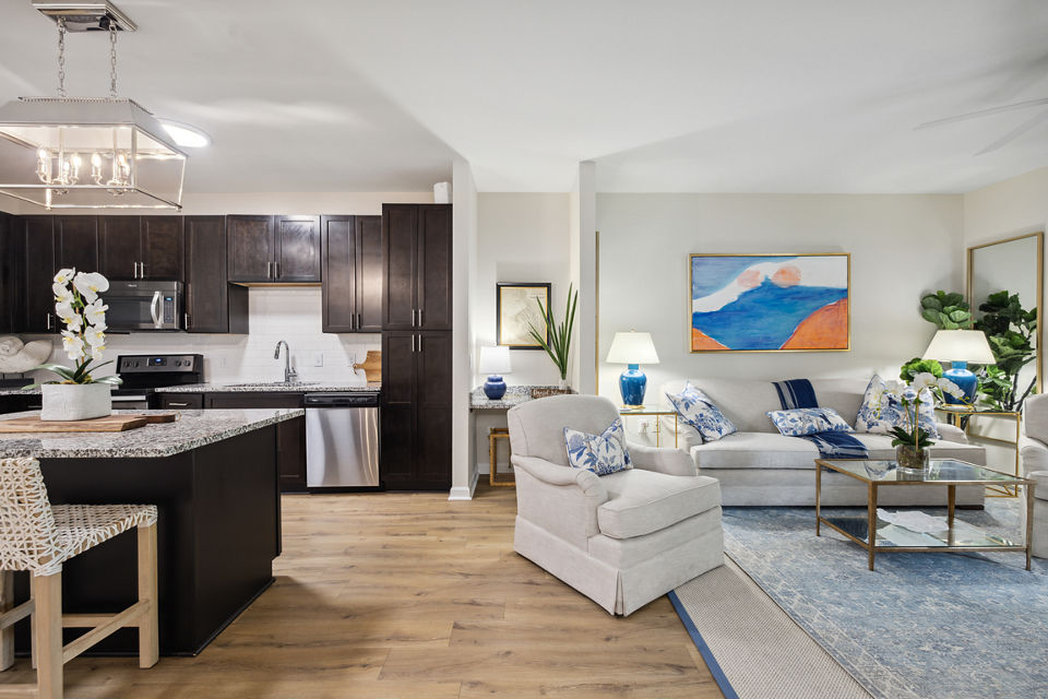 living room at Simmons Park Apartments 