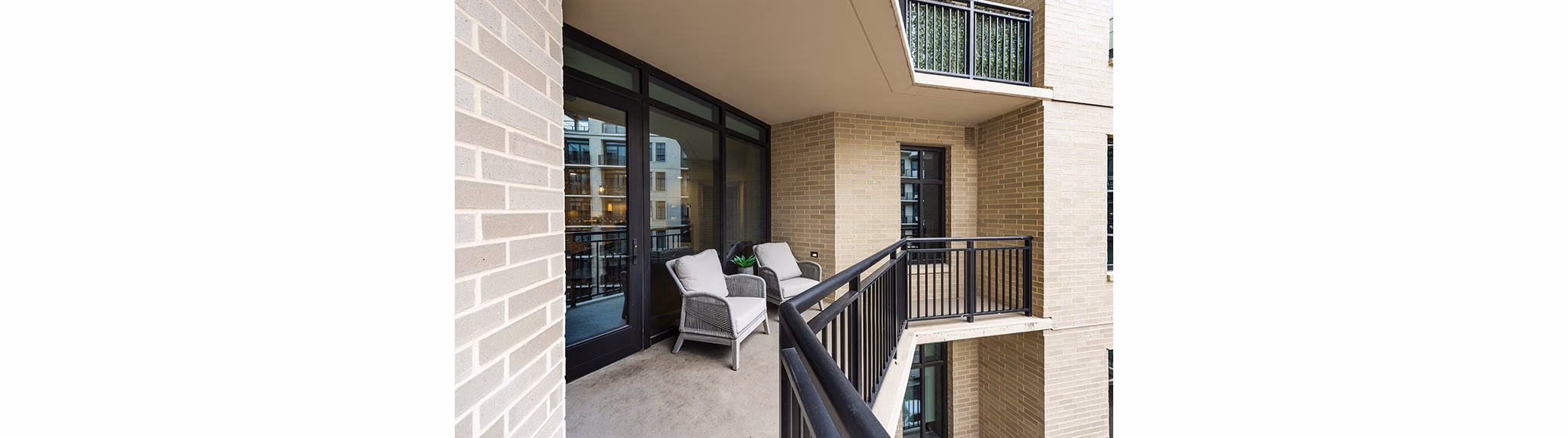 patio at Novel River Oaks Apartments 
