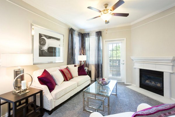 living room at Aspen Ridge Apartments