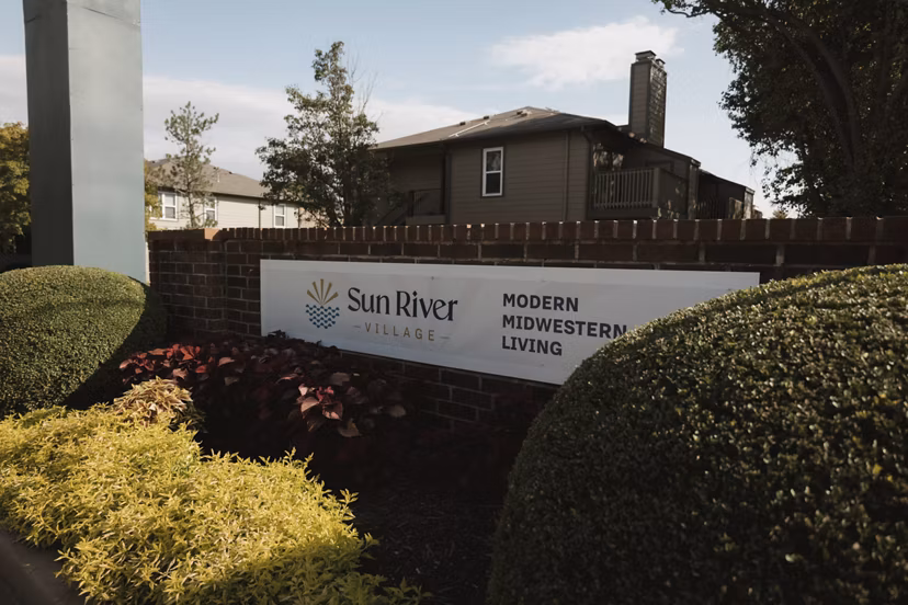 Sun River Village: Modern luxury apartment with landscaped gardens