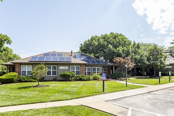Sun River Village: Modern luxury apartment with landscaped gardens