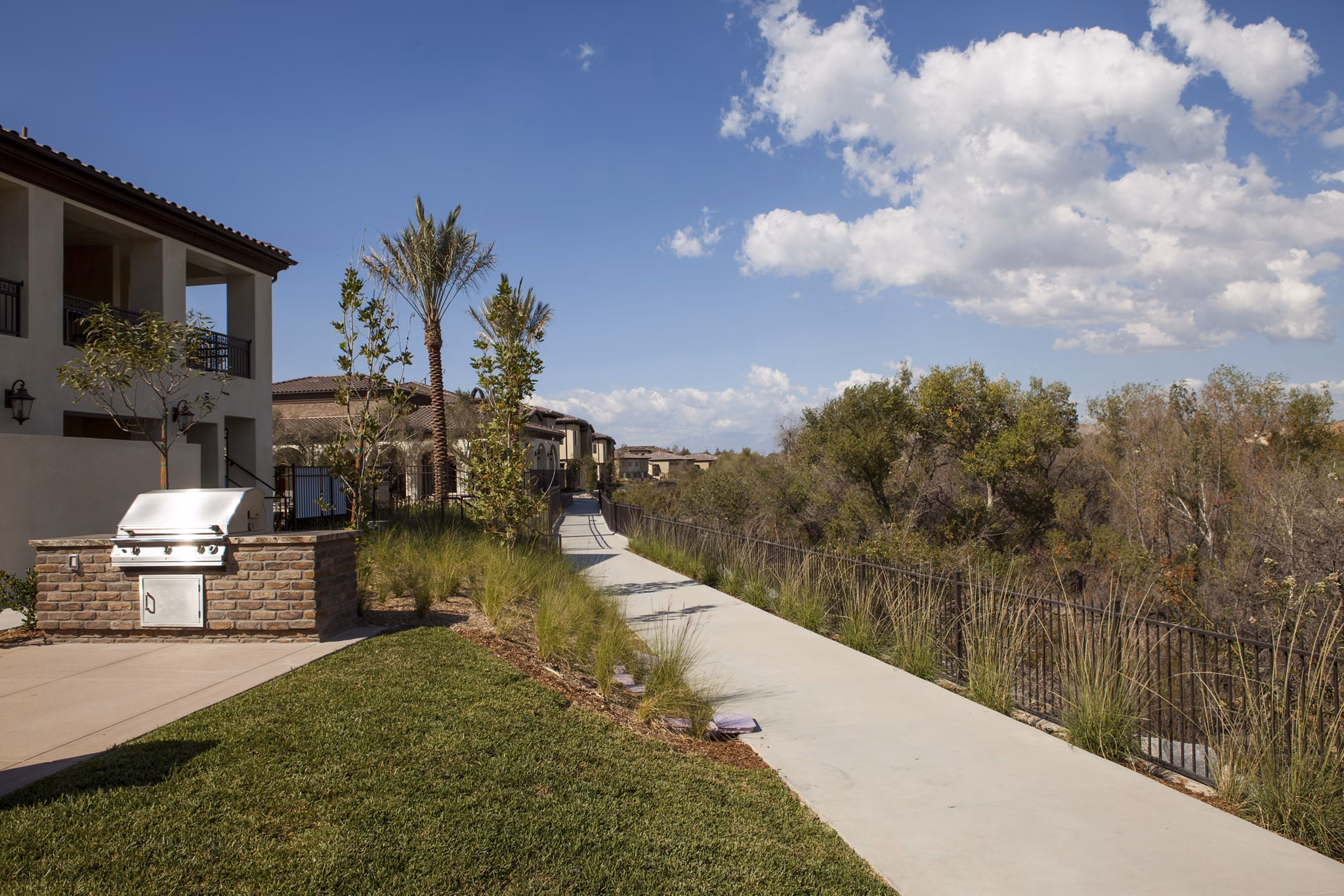 patio at Encanto Apartments