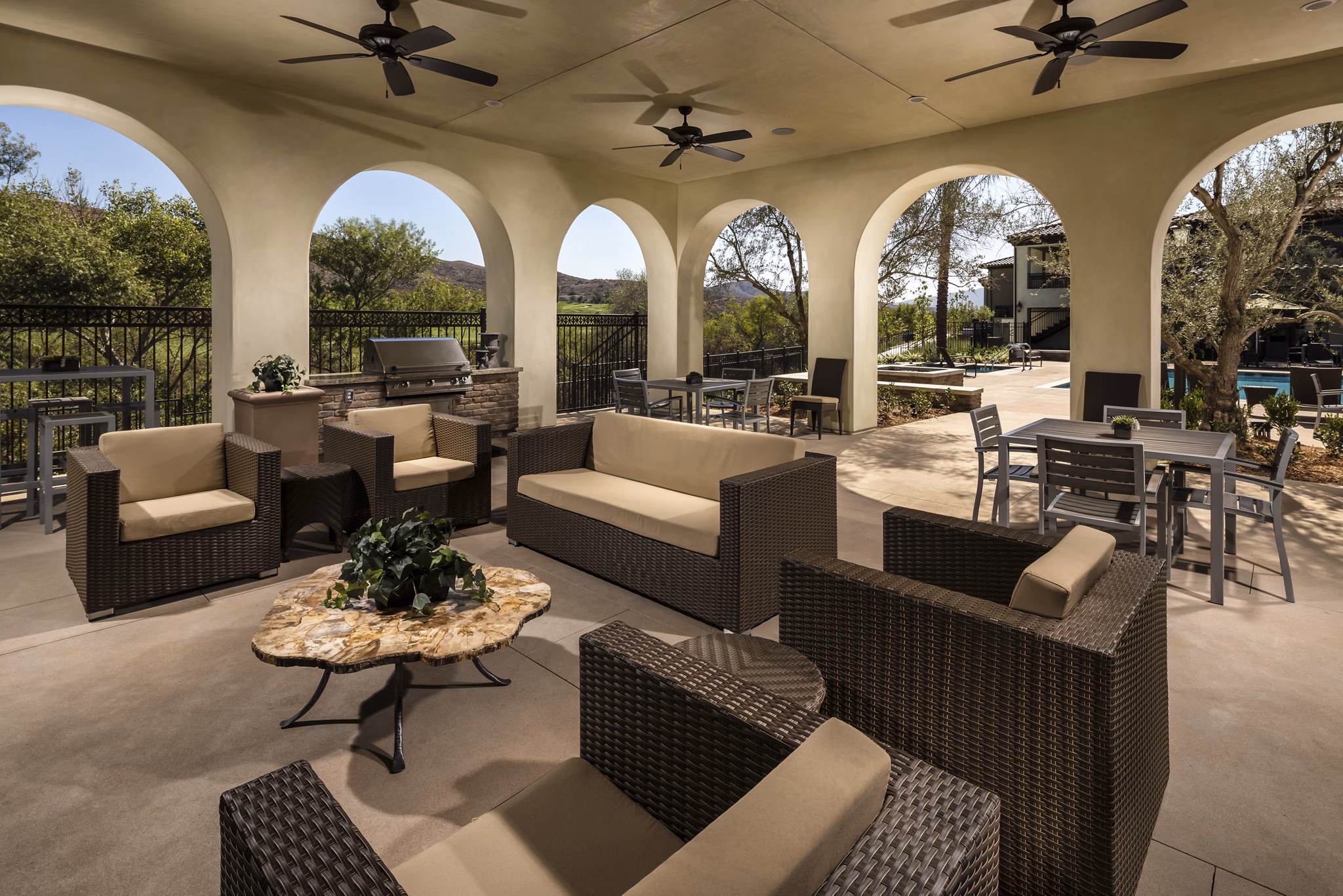 patio at Encanto Apartments