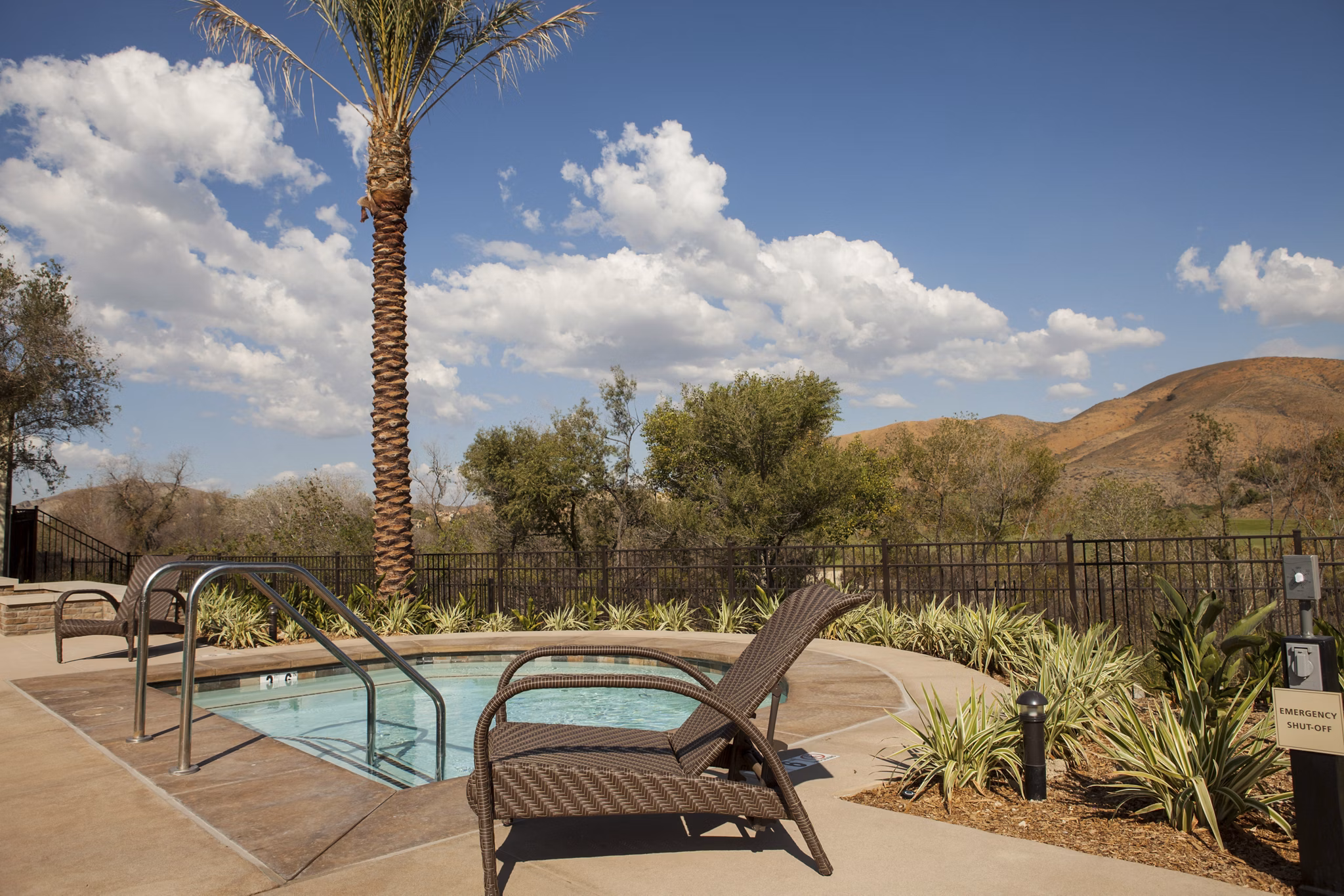 pool at Encanto Apartments